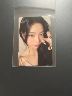 LESSERAFIM HOT ユニバ 1回目　カズハ　ラキドロ　トレカ