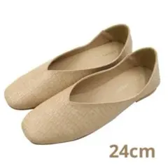 スクエアトゥ パンプス　ベージュ　クロコ　ローヒール