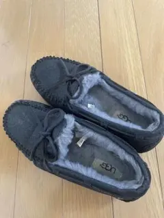 UGG ブラック モカシン スリッポン