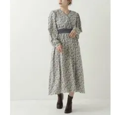 新作　新品　レイカズン　花柄ワンピース