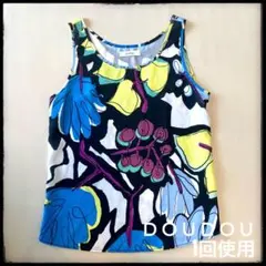 【極美品】DOUDOU タンクトップ ノースリーブ 柄物のサムネイル