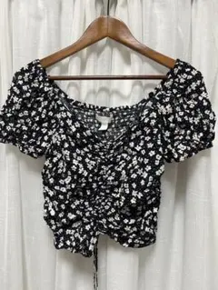 花柄オフショルダーショートトップス