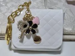 ホワイト合成皮革キーホルダー