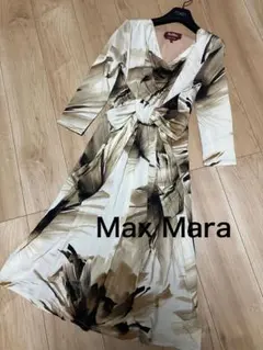 美品 Blumarine お花柄 シルク フィッシュテール フレアスカート 美品 Blumarine お花柄 シルク フィッシュテール フレアスカート