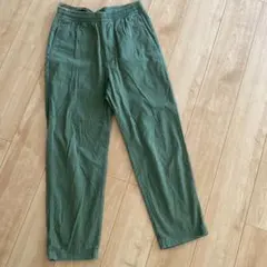 ユニクロ　コットンリラックスアンクルパンツ