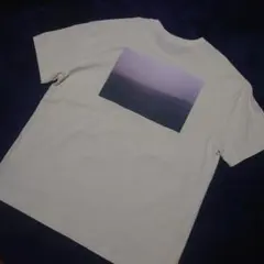 未使用★Essentialsプリント Logo T-shirt クリーム