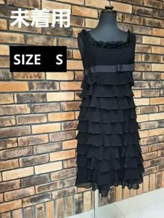 【美品】　ワンピース　黒　袖なし　ひざ丈　結婚式　謝恩会　発表会　可愛い　面白い