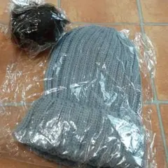 最終値下げ☆ボンボン取り外し可能　ニット帽　☆新品未使用☆