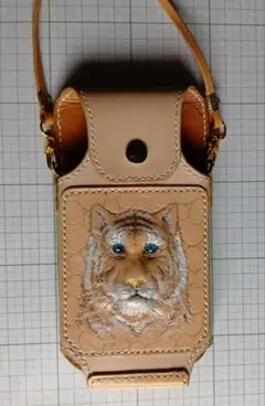 ハンドメイド 本革 スマホショルダーストラップ 虎デザイン