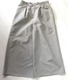 ベージュ色 ガウチョパンツ