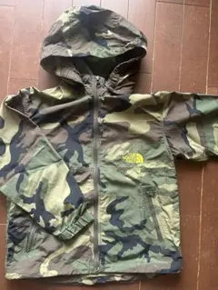 THE NORTH FACE 迷彩 フード付きジャケット 130センチ