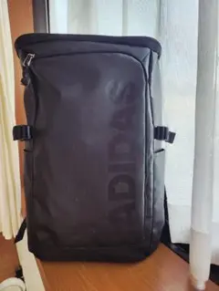 adidas　ブラックバックパック３１リットル　リュック通学通勤用