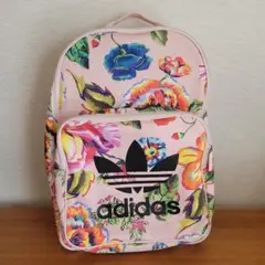 adidas 花柄リュック ピンク