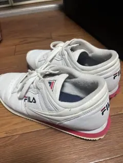 フィラ スニーカー