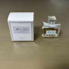 Dior ミスディオール ミニ香水 オードゥパルファン ノベルティのサムネイル