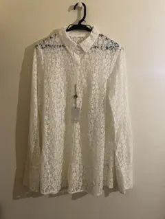 【新品未使用】LOUNGEDRESS ラウンジドレス 星柄レースシャツのサムネイル