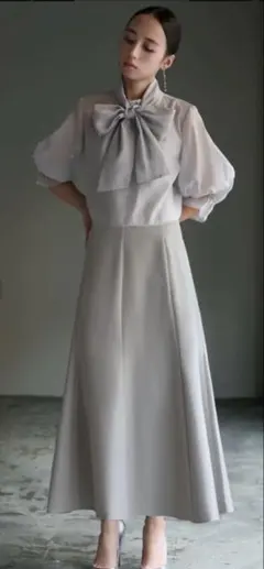 リボン付きグレードレスのサムネイル