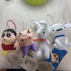 クレヨンしんちゃん　ゴム付き　ぬいぐるみ　キーホルダー　ストラップ　４つセット