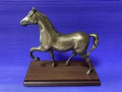 真鍮製　中島宏作　馬　ブロンズ像　アンテ―ク　置物　在銘　オブジェ　重量9.9㎏ 真鍮製 中島宏作 馬 ブロンズ像 アンテ―ク 置物 在銘 オブジェ