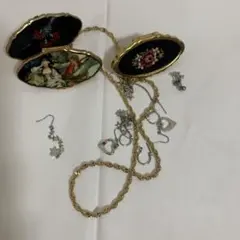 ヴィンテージ風ジュエリーボックスとアクセサリーセット