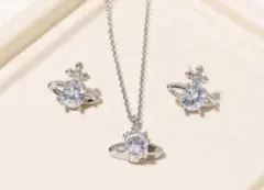 Vivienne Westwoodネックレスピアスセット
