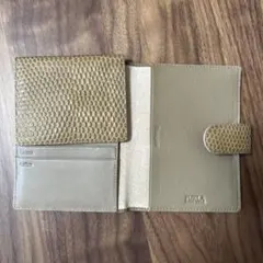 【新品】FURLA ヘビ柄レザーパスポート入れ