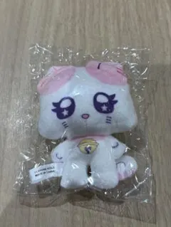 星模様の白い猫ぬいぐるみ