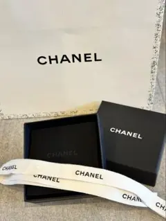 CHANEL ブラックレザーブローチケース