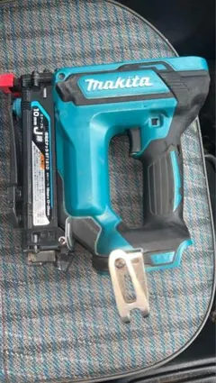 Makita マキタ 電動タッカー ST421D 8V - メルカリ