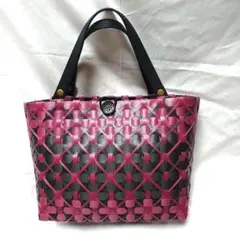 PPバンドワインレッドと黒の編み込みかごバッグ