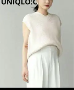 UNIQLO アイボリー Vネック ニットベスト