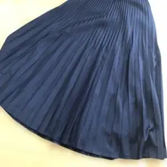ナチュラル　ネイビー プリーツロングスカートのサムネイル
