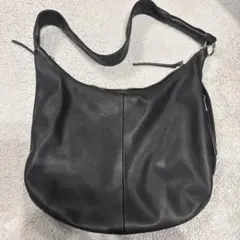 HARE 黒 ショルダーバッグ 合成皮革のサムネイル