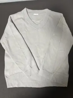 vネック グレー