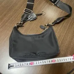 ブラックナイロンショルダーバッグ