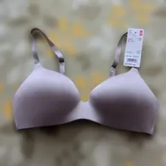 UNIQLO ワイヤレスブラ ビューティーライト 33 Khakiのサムネイル