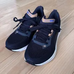 美品　ニューバランス ランニングシューズ　23cm