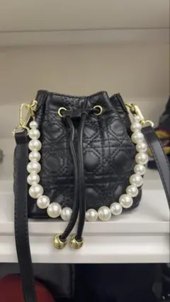 キルティング ブラック ショルダーバッグ