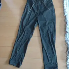 オリーブグリーン スリムフィットパンツ