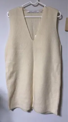 アイボリー Vネック ニットベスト