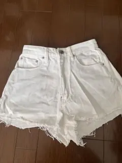 ショートパンツ　SLY スライ　ハイウエスト　ホワイトデニム　ハーフパンツのサムネイル