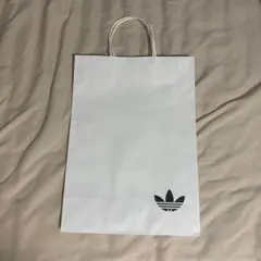 adidas ショップ袋 ショッパー 紙袋のサムネイル