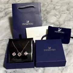 【スワロフスキー】フラワーモチーフ　ネックレス　ピアス　セット　ピンク