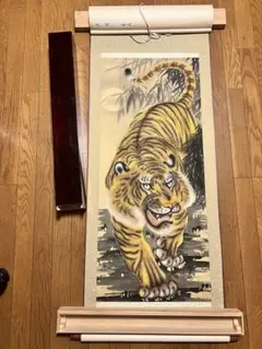 猛虎図 掛軸 陽石 在銘 開運 魔除け 床の間 猛虎図 掛軸 陽石 在銘 開運 魔除け 床の間 - メルカリ