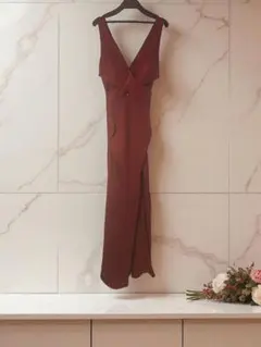 ワインレッドビーズ装飾スリットドレス