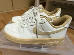 NIKE エアフォース1 ホワイト ベージュ