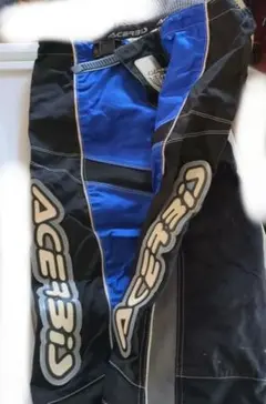 オフロードパンツ