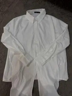 リボン付きホワイトシャツ