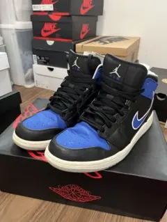 AIR JORDAN 1 MID