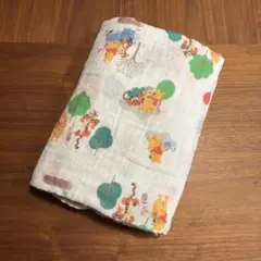 くまのプーさん　ガーゼケット　おくるみ　総柄　モスリンガーゼ　ティガー　イーヨー